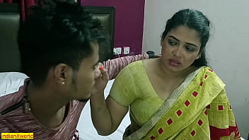Desi Bhabhi Gets Pounded By Tv Repairman In Her Bedroom