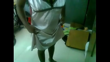 Mallu Aunty Slowly Peeling Off Her Tight Tee, Revealing Her Tempting Curves.