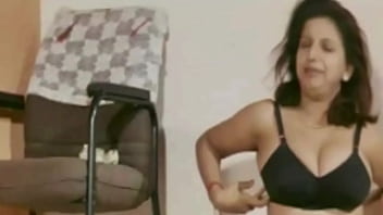 Lonely Mallu Aunty’s Forbidden Home Romance
