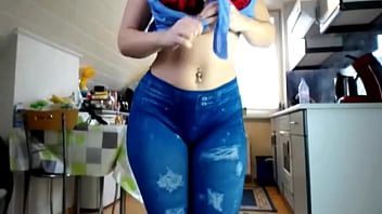 Sultry Webcam Queen Teasing Live For Your Pleasure