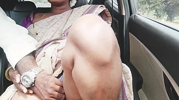 Curvy Indian Aunty In Saree Seduces Son-in-law During Long Drive With Filthy Telugu Whispers