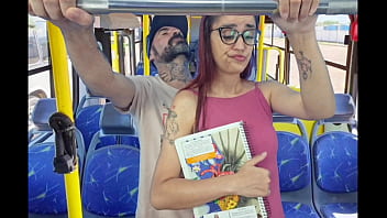 Jovem Estudante Arregaçada Por Tarado No ônibus Lotado