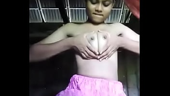 Country Lass Gets Handsy With Her Tits And Cunt