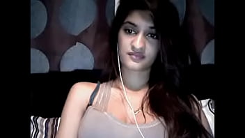 Busty Indian Babe With Curves That’ll Drive You Wild