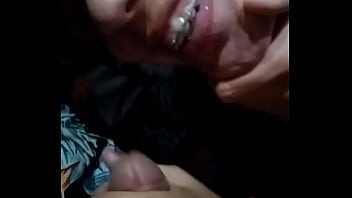 Me La Chupó En El Autobús Y Casi Nos Pillan