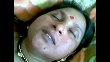 Desi Village Aunty Gets Naughty Behind Her Husband’s Back – Xvideos.com